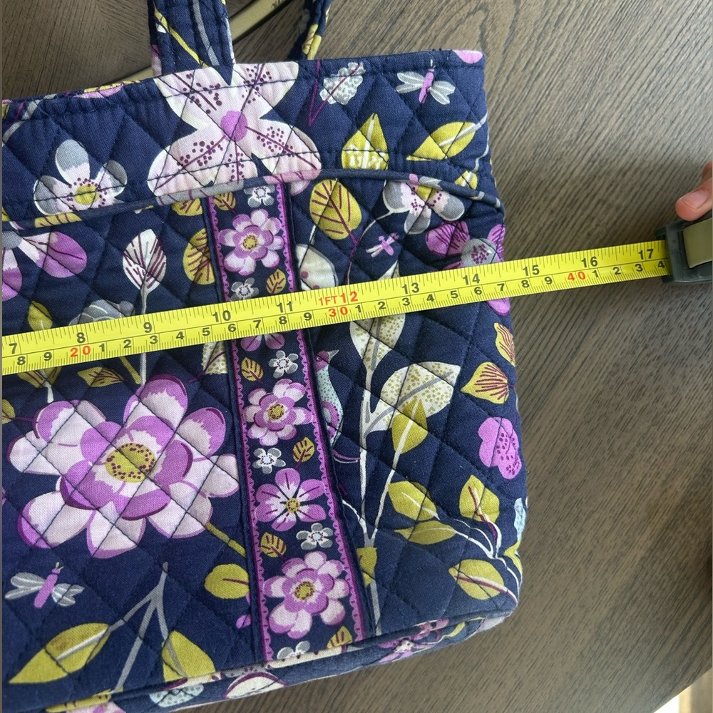 Vera Bradley “Retired” Floral Nightingale Tote - Picture 9 of 12